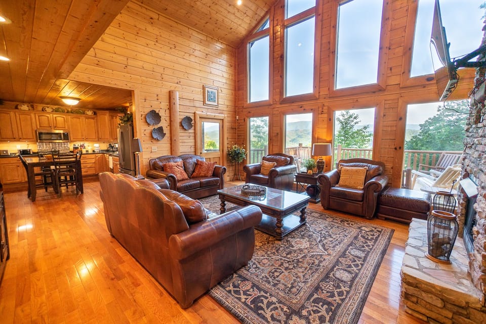 Main Floor Living Room With Open Kitchen & Dining 
