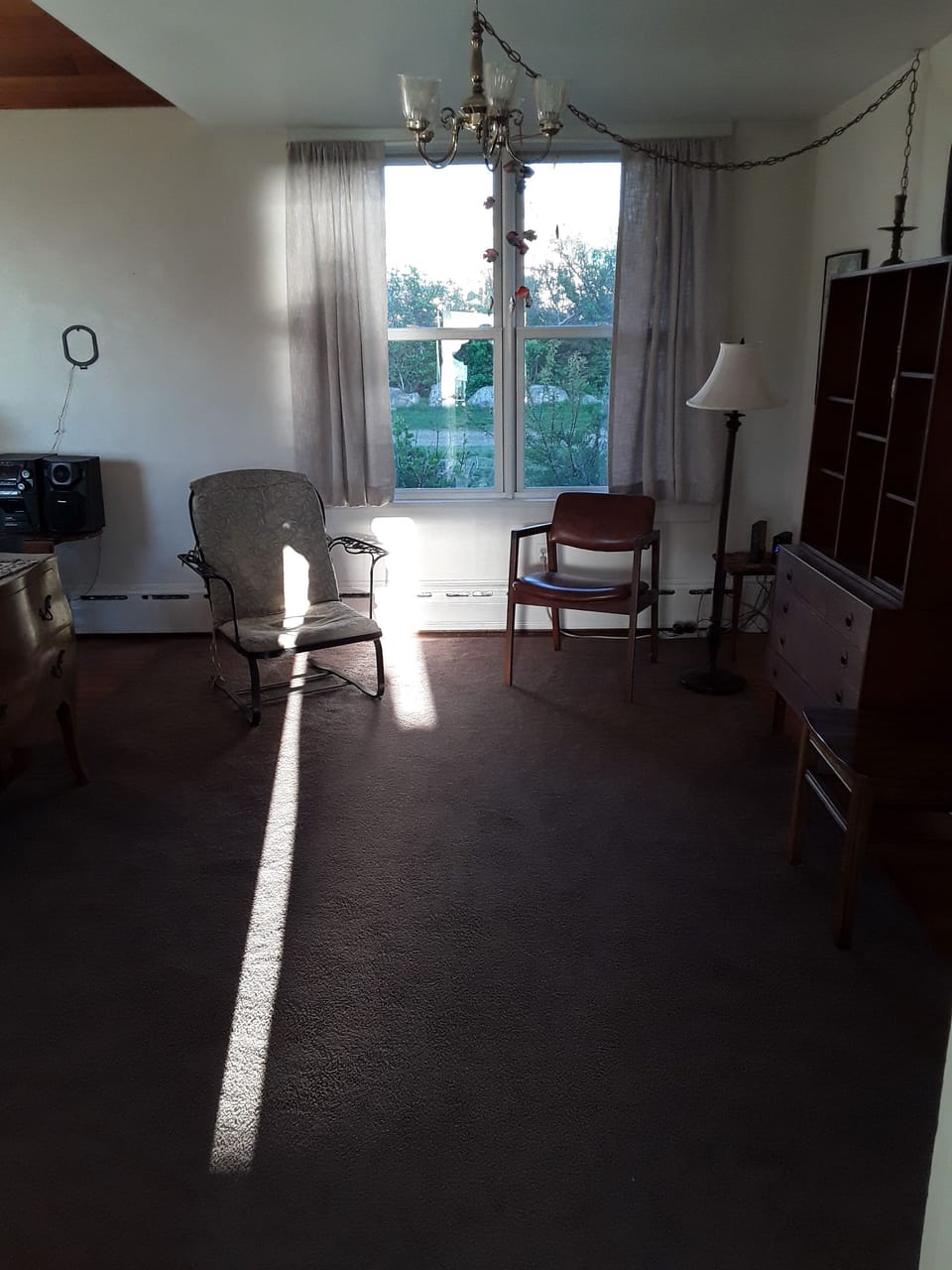 Sitting/dining area