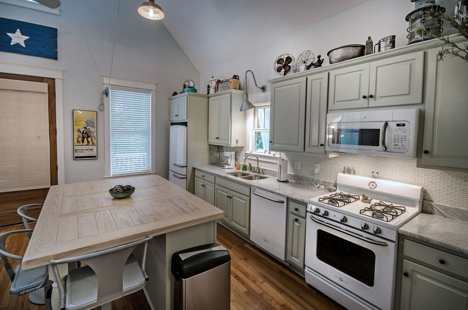 Liliiflora Cottage kitchen.