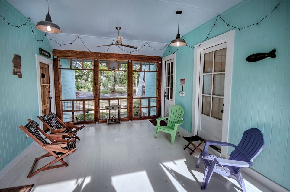 Liliiflora Cottage Breezeway "Dogtrot Porch" looking West.