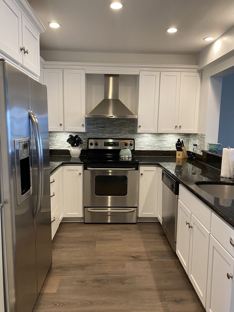 Remodeled Kitchen fully stocked with Pampered Chef!
