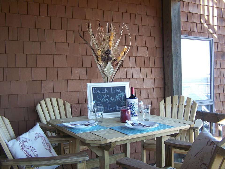 Dinner on the deck!
