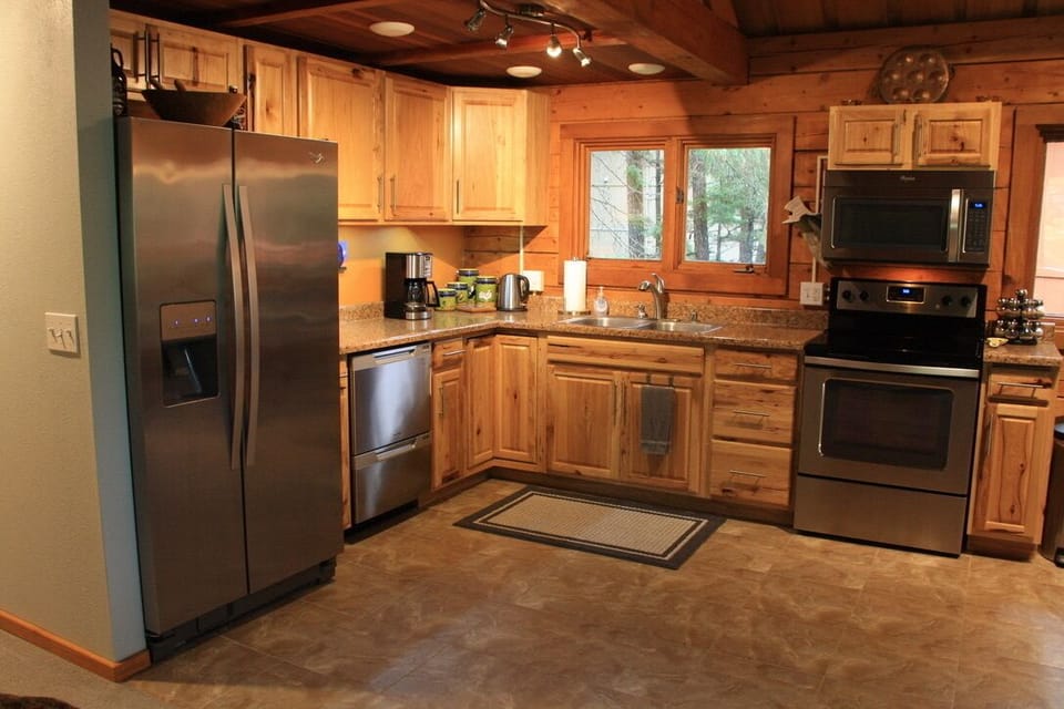 Newly remodeled kitchen.