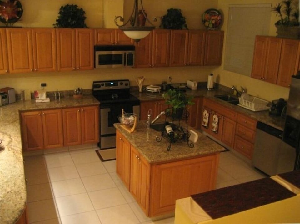 Large full size equipped kitchen with all appliances and utensils provided