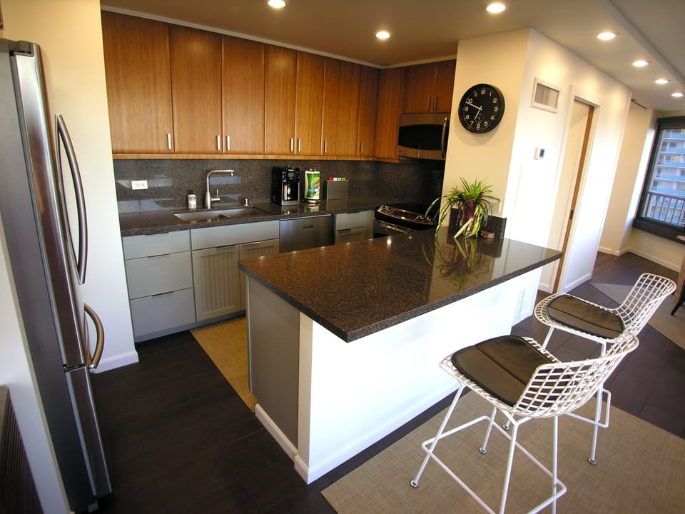 Complete kitchen.
