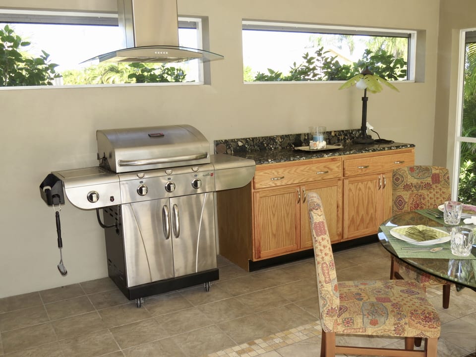 BBQ area fully equiped