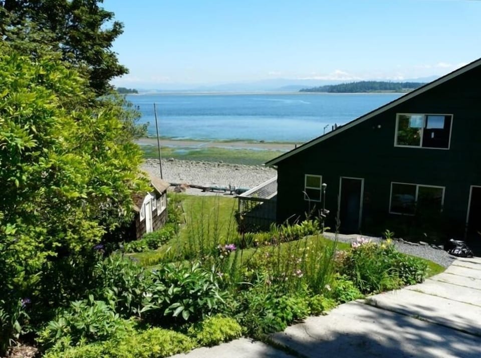 Entry to Sunrise beach home and view of tide flat below