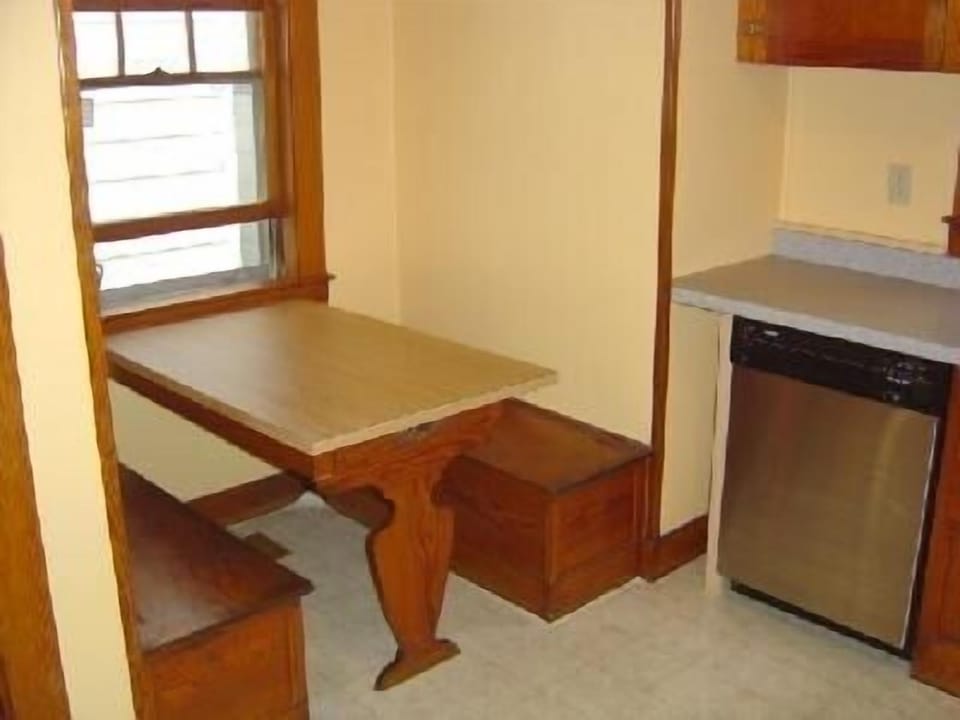 Here's a hint:  You find the lobster pots under the benches in the nook!