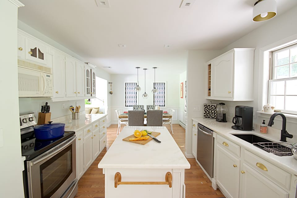  Make yourself at home in the modern cook's kitchen.