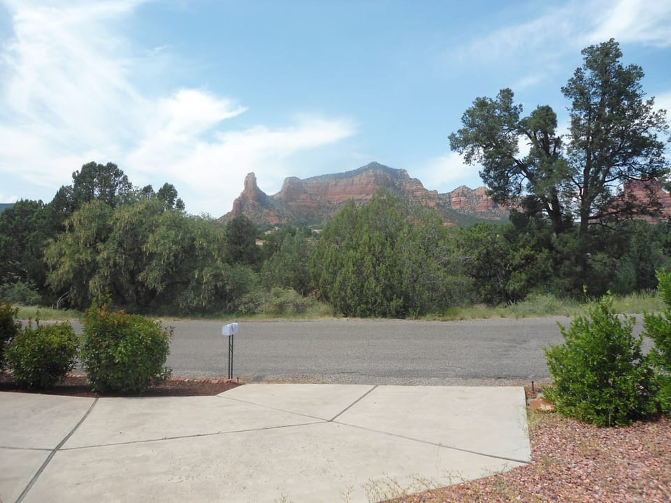 Castle/Bell & Courthouse rocks await you!