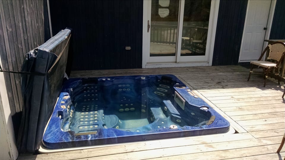 HOTTUB