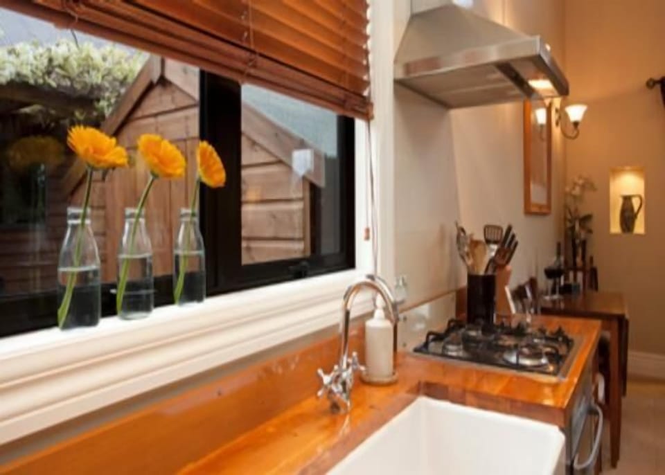 Cottage Kitchen-fully equipped