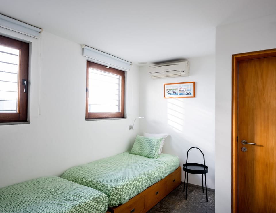Twin room 