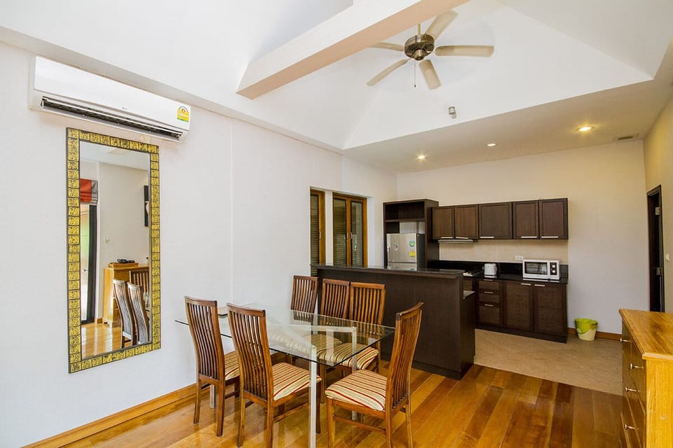 10  BR Pratamnak villa with pool