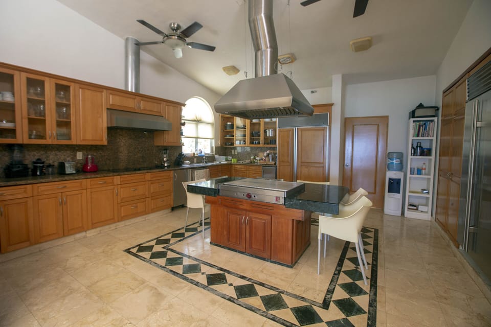 Full equipped kitchen
