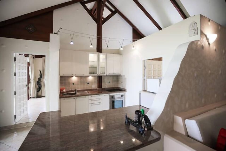 Amazing Beachfront 4BRM Villa with pool