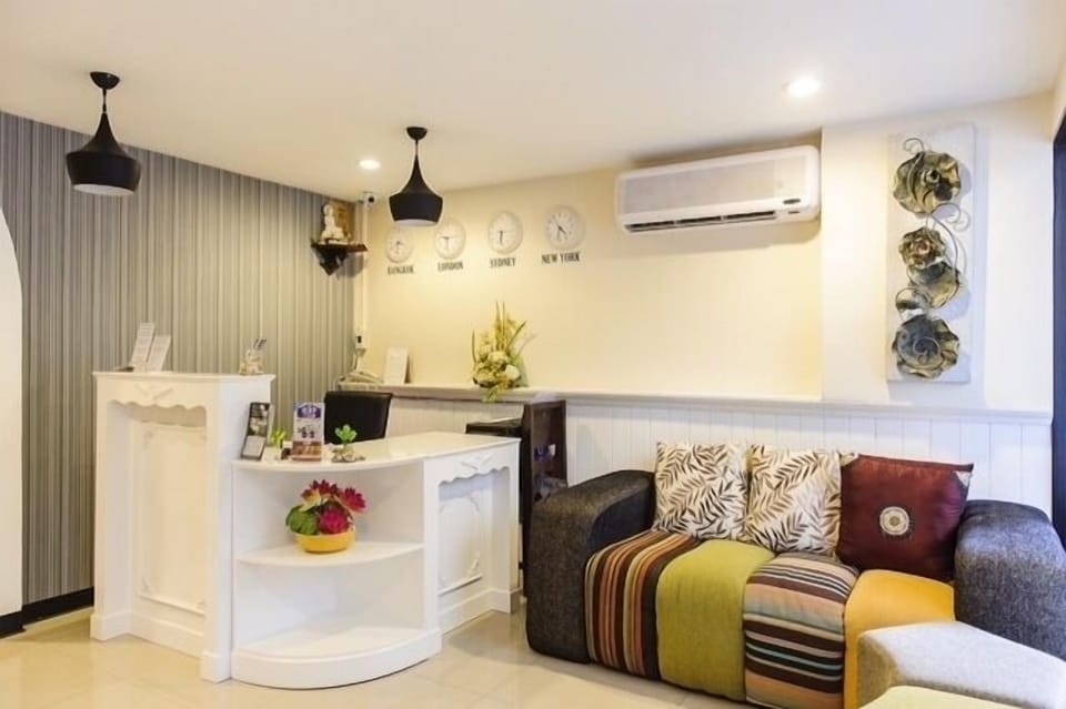 Save Family room in Center of Silom