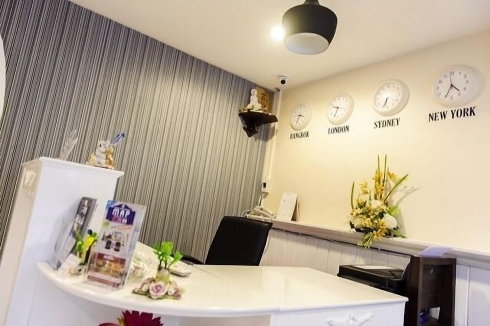 Save Family room in Center of Silom