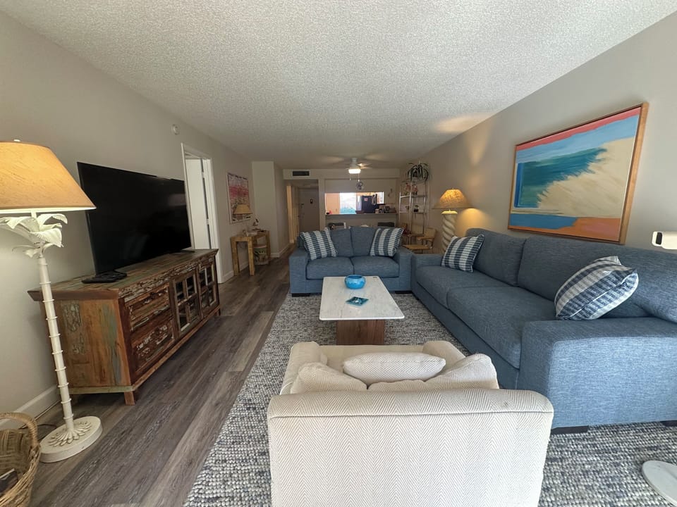 7-102 Living Room