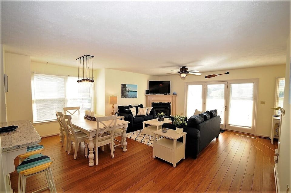 Great Room with Fire Place Main Level