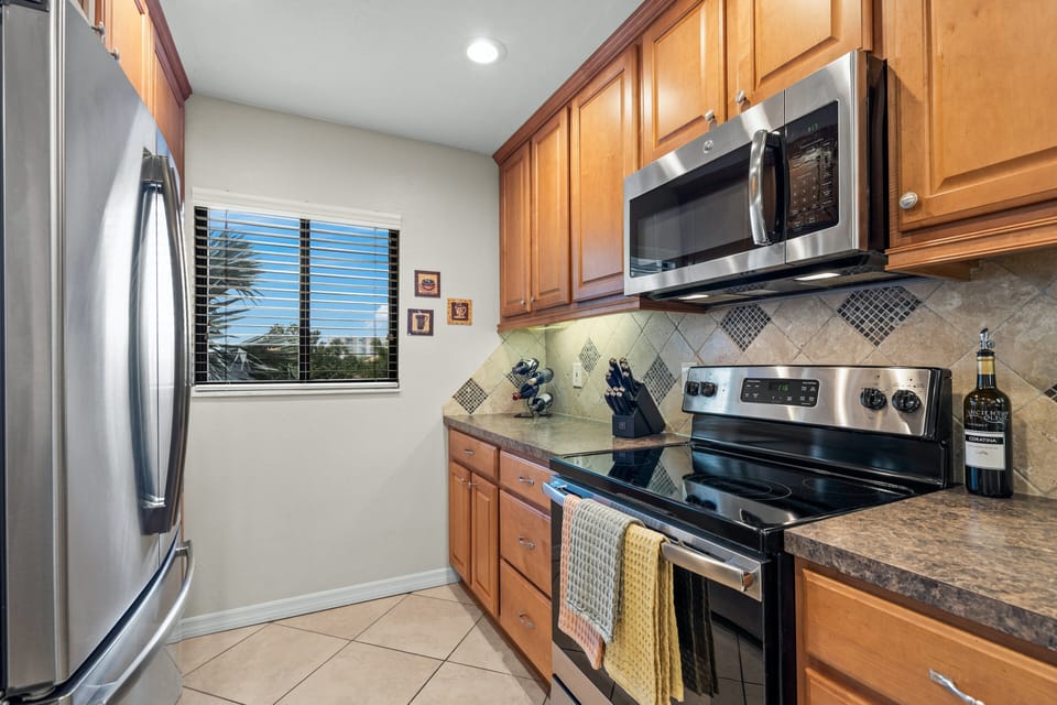 1-306 Kitchen