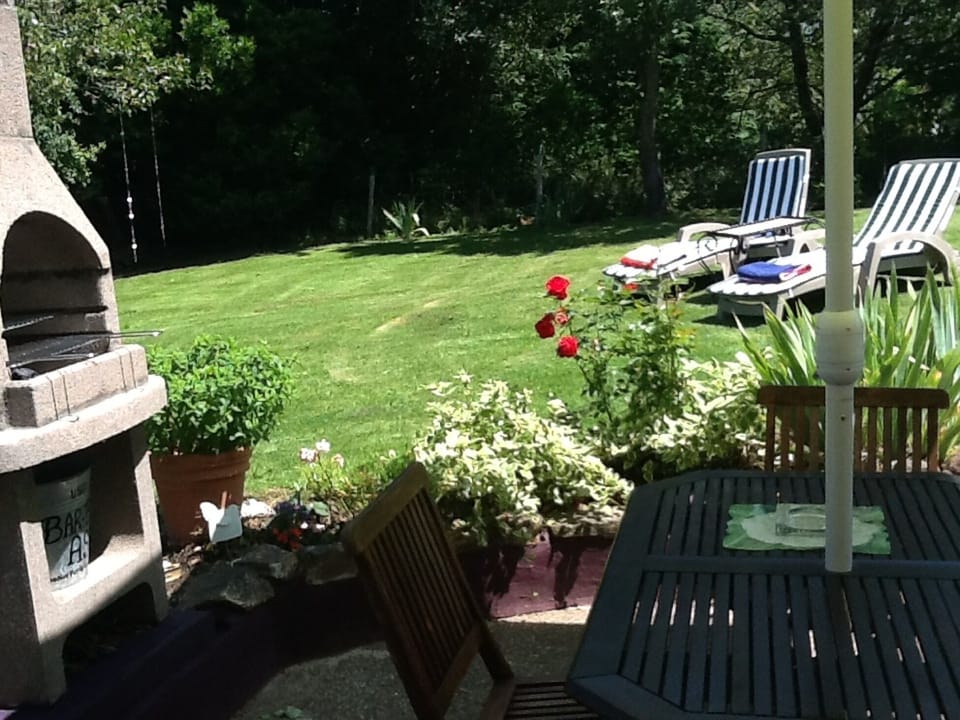 Your  private BBQ and patio