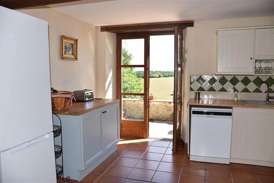 Kitchen door to terrace