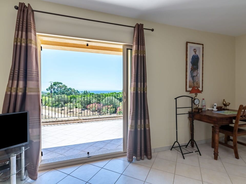Property, Room, Interior Design, House, Building, Real Estate, Curtain, Window, Window Treatment, Floor