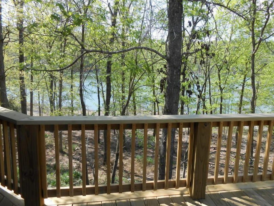 Bring your boat right to shore or walk a few steps to swim!!