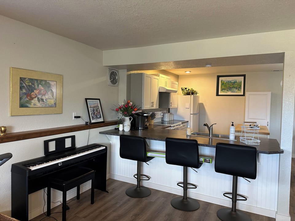 Breakfast bar