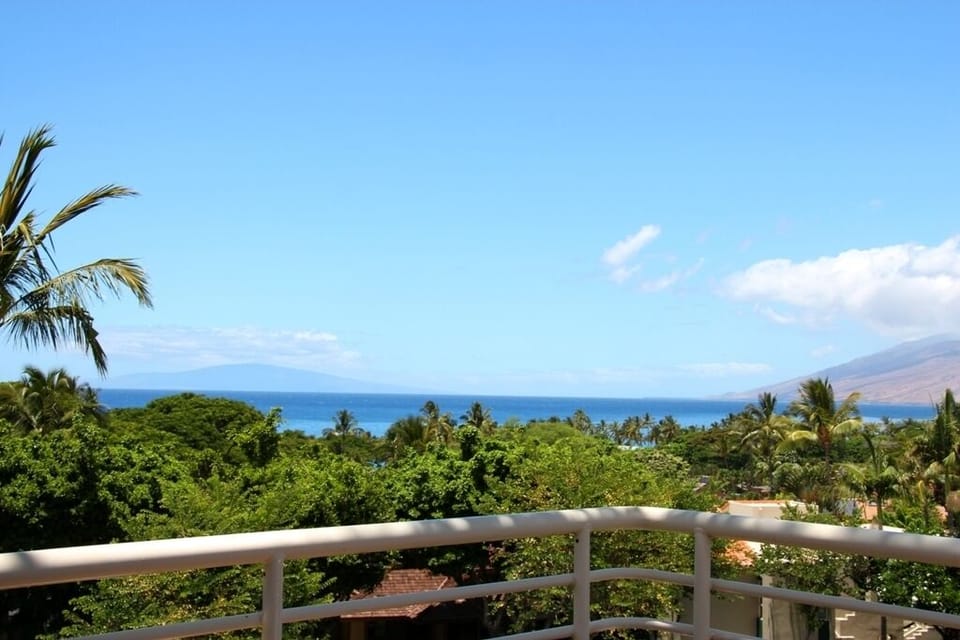View of Lanai and West Maui Mountains from our lanai