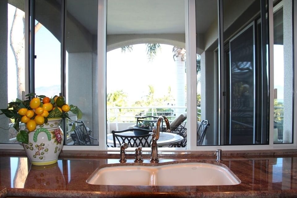 Pass-through window from kitchen to lanai