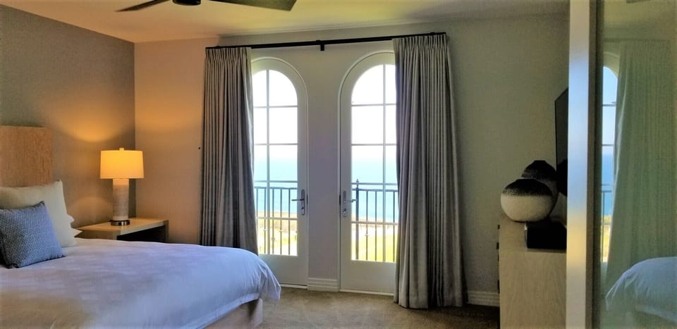 Oceanfront View Spacious Master Bedroom 