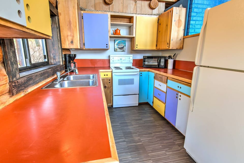 Prepare your favorite seafood in this cute little kitchen.