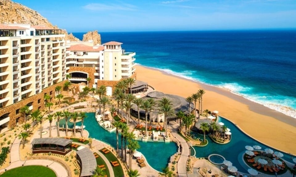 5 Star Resort & Spa, Full Kitchen, 5 min walk to Marina! Apartment in Cabo San Lucas