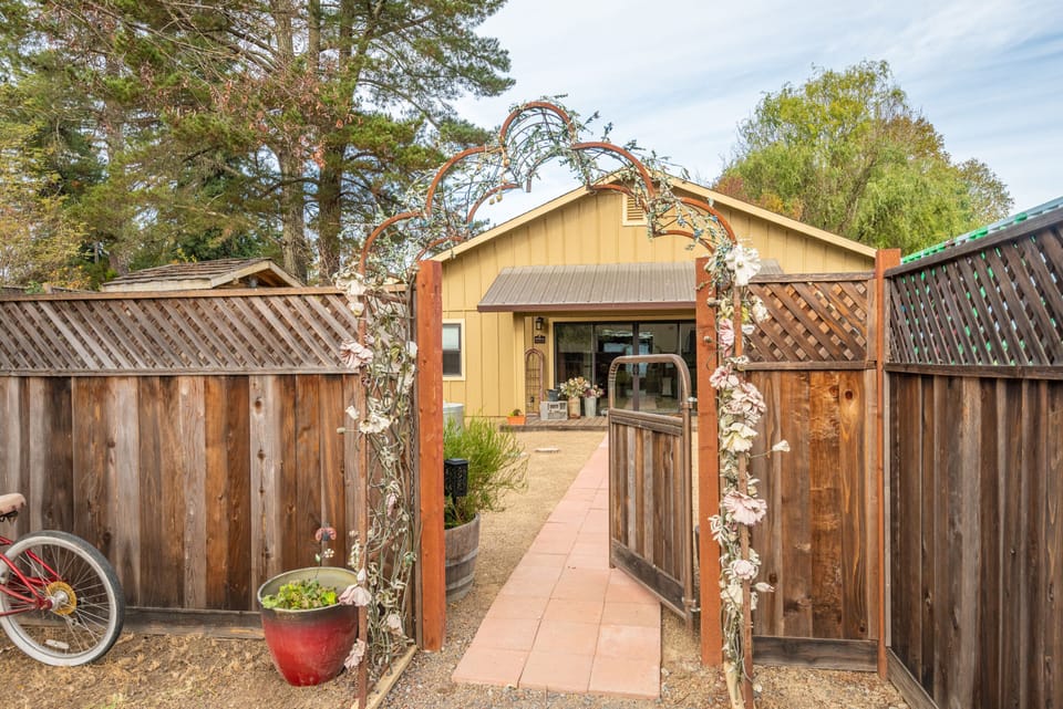 Welcome to the "Boarder's Lounge" at Ross Creek Ranch!