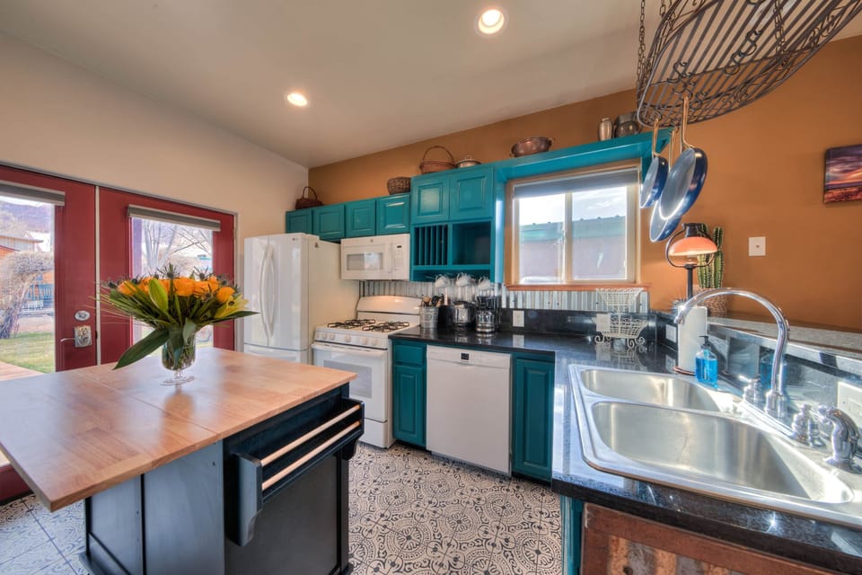 Cali Cochitta Overnight Rental (24)