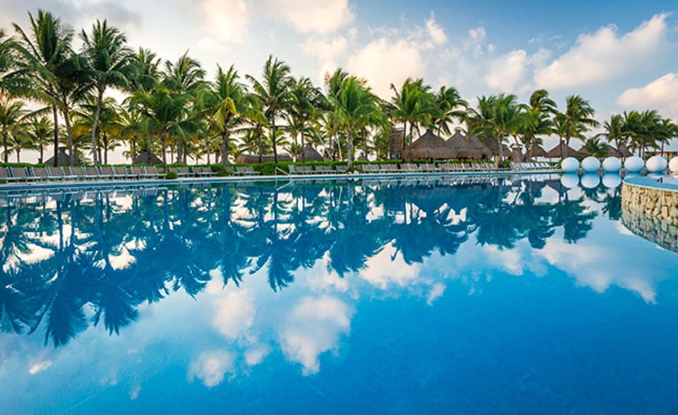 Mayan Palace Pool