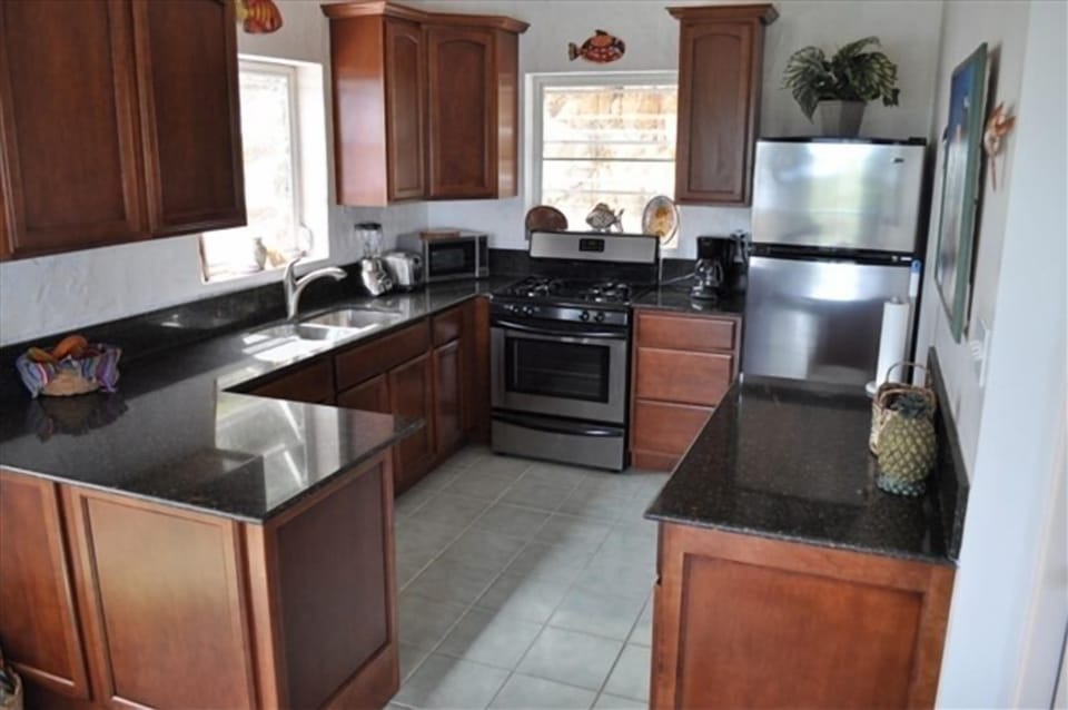 Brand New Gourmet Kitchen with Cherry Cabinets and Granite Countertops 