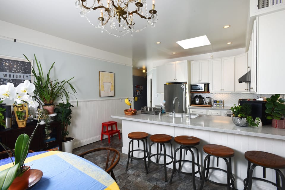 Recently remodeled kitchen, new appliances, well stocked for cooking