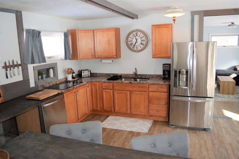 Cottage 1: Kitchen/dining area