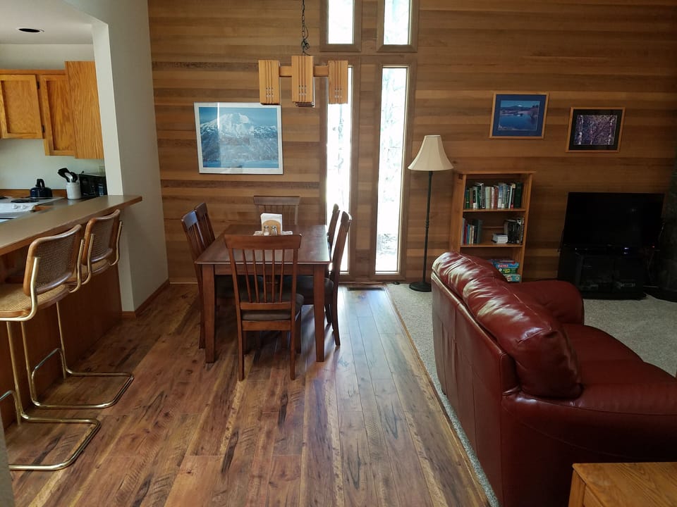 Quelah 70 dining area