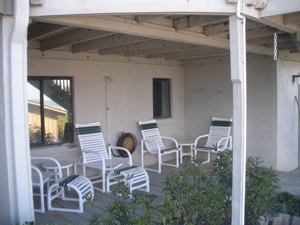 Front Patio ...