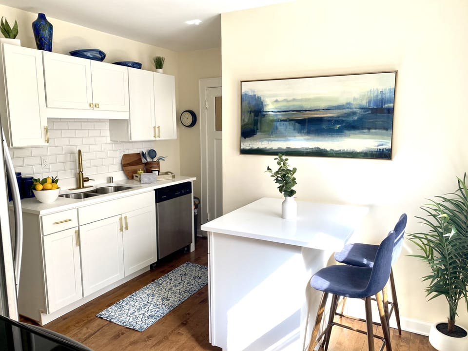 Kitchen renovation completed in March 2022. 