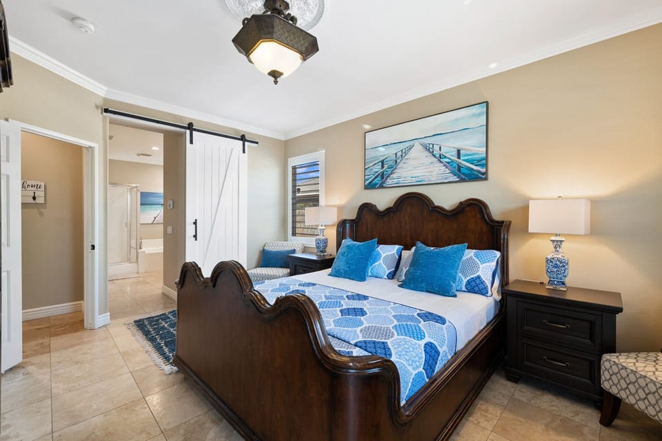 Entry to ensuite from master bedroom with privacy door.