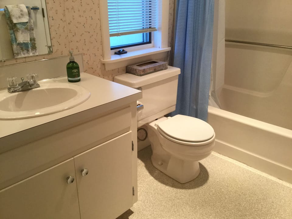Full bathroom on the second floor