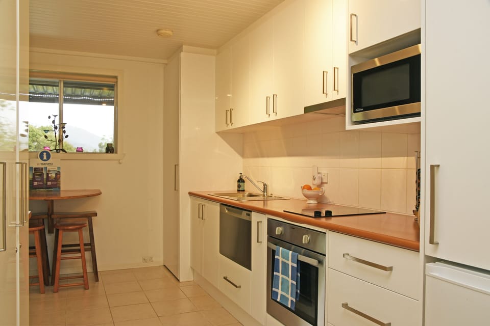 Full kitchen and laundry