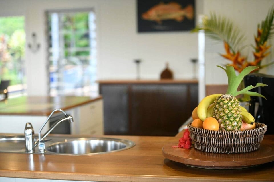 Seasons at South Mission Beach - Kitchen décor