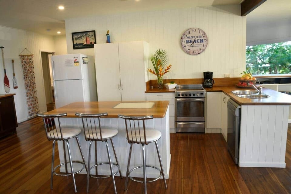 Seasons at South Mission Beach - Kitchen