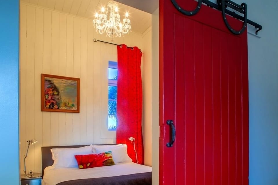 Middle bedroom